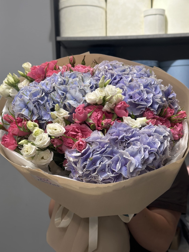 klassicheskiy-buket-flay:-letyashtiy-buket-dlya-vlyublennyh-v-zhizny