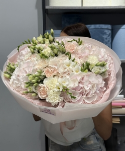 klassicheskiy-buket-estely:-elegantnosty-bez-lishnih-slov