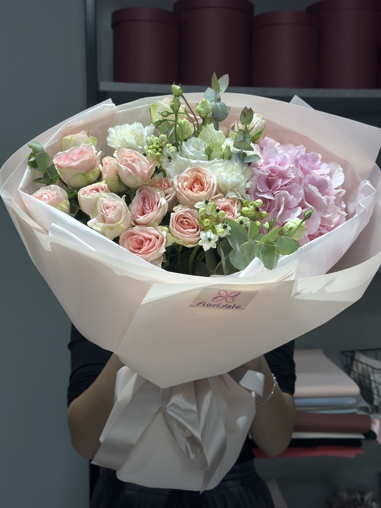 klassicheskiy-buket-ettlis:-garmoniya-tainstvennosti-i-stilya